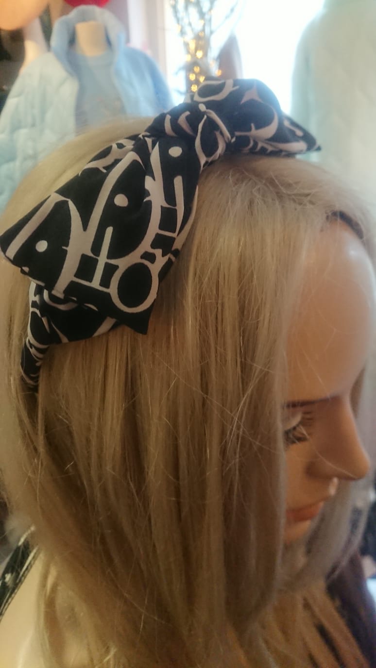 Black and white D Cotton hairband