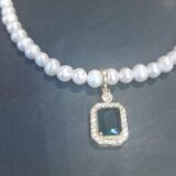 Real pearl necklace with drop Emerald pendant white /green/gold