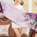 Silk and cashmere Violet with flowers