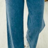 Straight leg jeans by lajoly