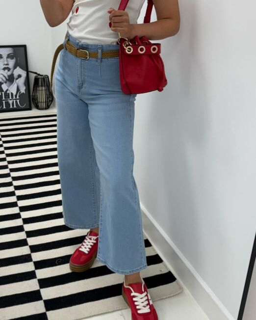 Blue jeans with belt