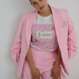 D, dupe suit