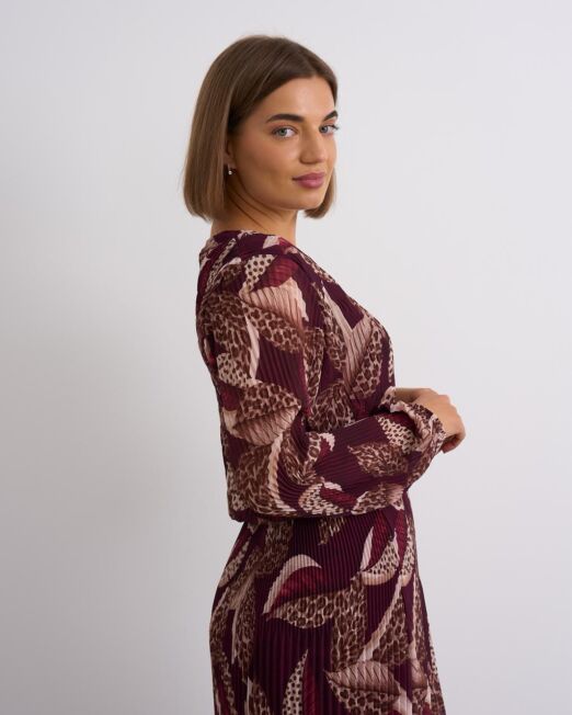 V neck long sleeve dress