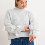 Turtleneck with bow detail