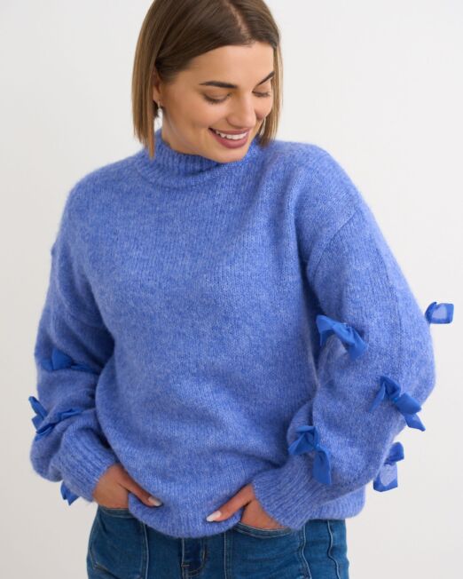 Turtleneck with bow detail