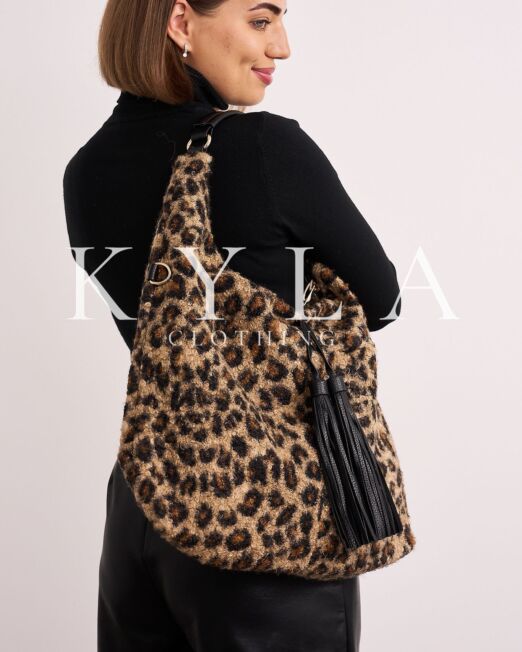 Leopard print shoulder sack