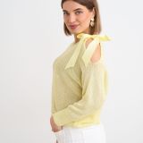 Shoulder bow top